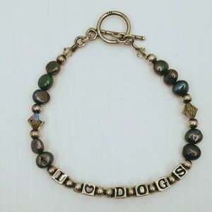 I love dogs beaded bracelet.